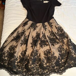 Eliza J Off The Shoulder Lace Dress With Beaded Applique and Belt Size 6